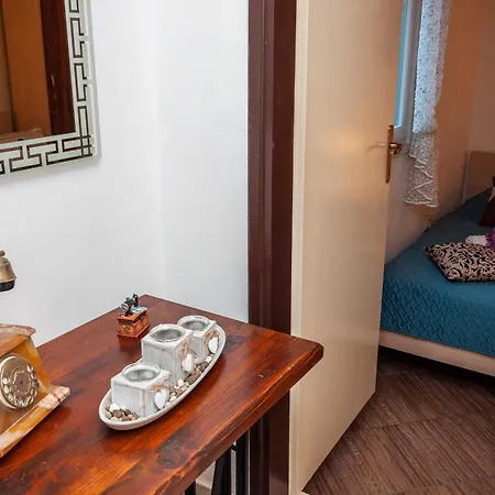 Classy Center Apartment *